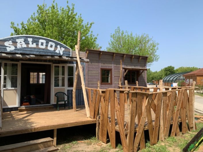 SALOON - MOBIL HOME BOIS